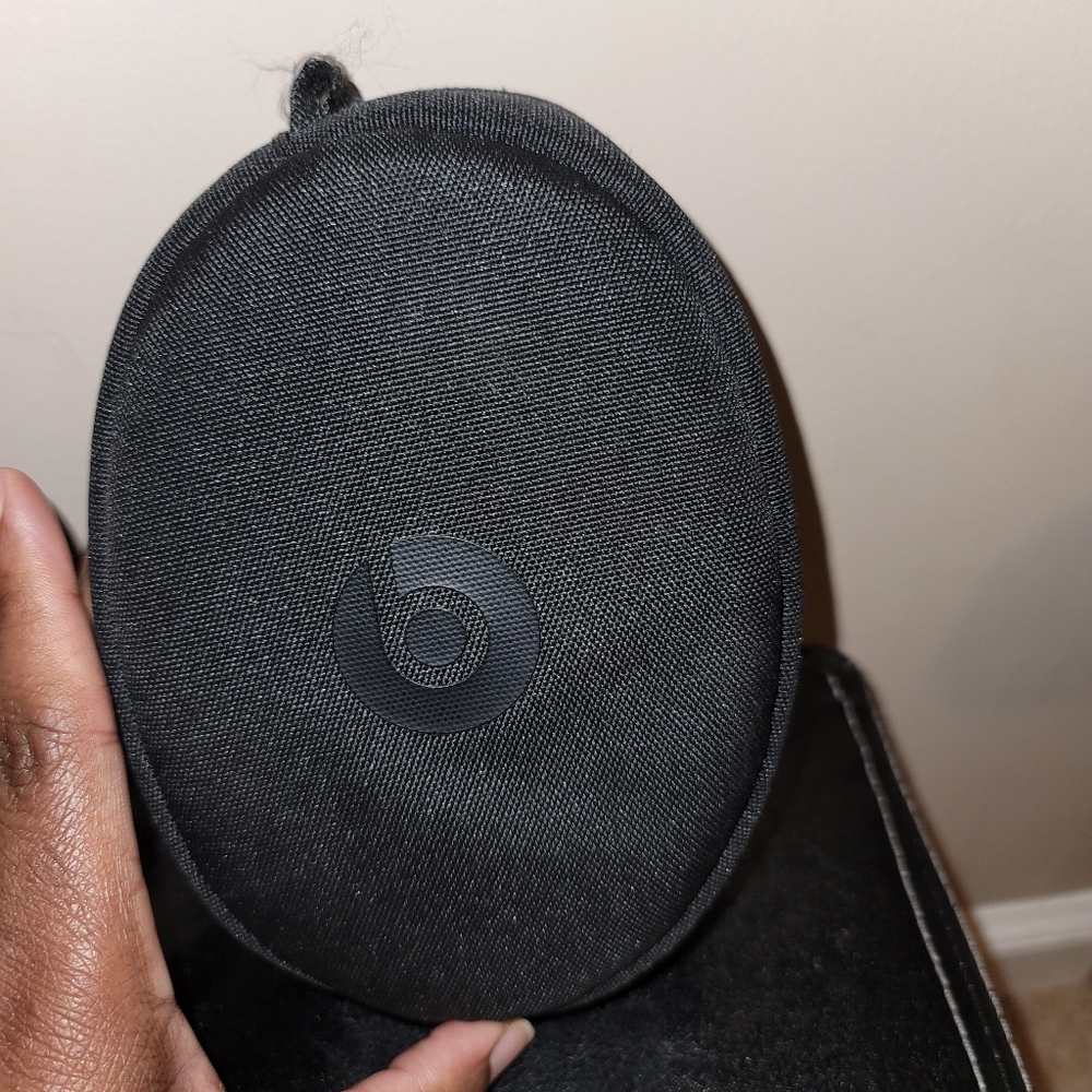 Beats case - Picture 3 of 3